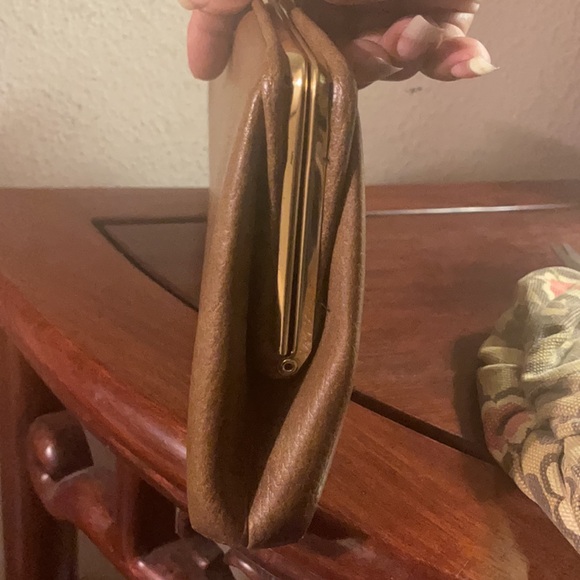 Fashion Clutch - Picture 4 of 6